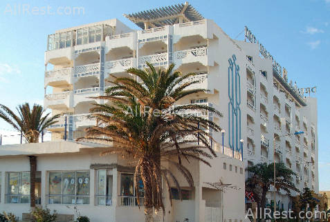 Dreams Beach Hotel 4
